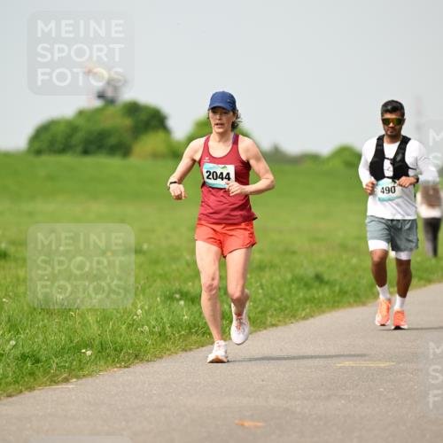 10.05.2026 - 8. Wedeler Halbmarathon Dr. Thomas Lammeyer http://msf.ph/oto/9704561 10.05.2026 11:52:00 Laufen 2044, 490 meine-sportfotos.de