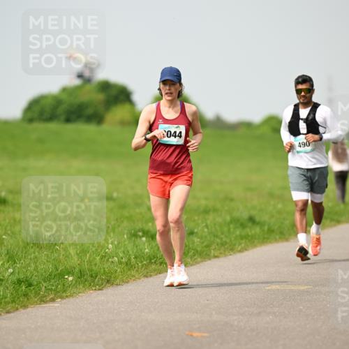 10.05.2026 - 8. Wedeler Halbmarathon Dr. Thomas Lammeyer http://msf.ph/oto/9704563 10.05.2026 11:52:00 Laufen 044, 490 meine-sportfotos.de