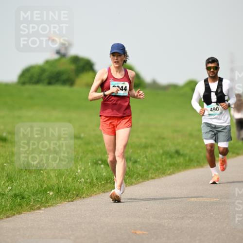 10.05.2026 - 8. Wedeler Halbmarathon Dr. Thomas Lammeyer http://msf.ph/oto/9704564 10.05.2026 11:52:00 Laufen 244, 490 meine-sportfotos.de
