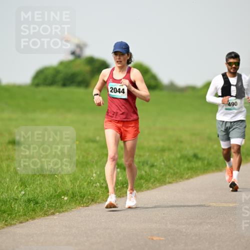10.05.2026 - 8. Wedeler Halbmarathon Dr. Thomas Lammeyer http://msf.ph/oto/9704569 10.05.2026 11:52:01 Laufen 2044, 490 meine-sportfotos.de