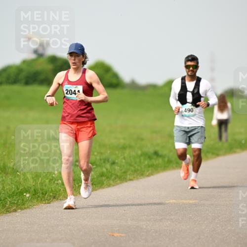 10.05.2026 - 8. Wedeler Halbmarathon Dr. Thomas Lammeyer http://msf.ph/oto/9704571 10.05.2026 11:52:01 Laufen 204, 490 meine-sportfotos.de