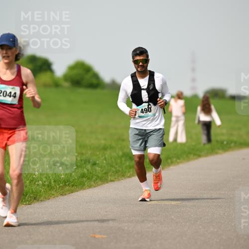 10.05.2026 - 8. Wedeler Halbmarathon Dr. Thomas Lammeyer http://msf.ph/oto/9704582 10.05.2026 11:52:02 Laufen 2044, 496 meine-sportfotos.de