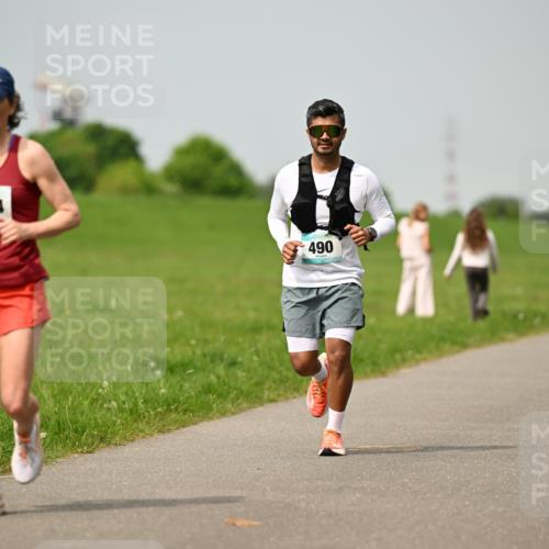 10.05.2026 - 8. Wedeler Halbmarathon Dr. Thomas Lammeyer http://msf.ph/oto/9704584 10.05.2026 11:52:02 Laufen 2044, 490 meine-sportfotos.de
