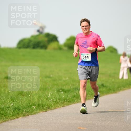 10.05.2026 - 8. Wedeler Halbmarathon Dr. Thomas Lammeyer http://msf.ph/oto/9704639 10.05.2026 11:52:13 Laufen 544 meine-sportfotos.de