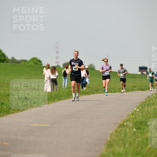 10.05.2026 - 8. Wedeler Halbmarathon Dr. Thomas Lammeyer http://msf.ph/oto/9704655 10.05.2026 11:52:24 Laufen 468, 643 meine-sportfotos.de