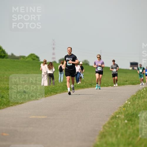 10.05.2026 - 8. Wedeler Halbmarathon Dr. Thomas Lammeyer http://msf.ph/oto/9704657 10.05.2026 11:52:24 Laufen  meine-sportfotos.de