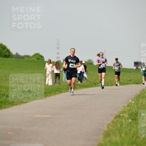 10.05.2026 - 8. Wedeler Halbmarathon Dr. Thomas Lammeyer http://msf.ph/oto/9704665 10.05.2026 11:52:25 Laufen 468, 643 meine-sportfotos.de