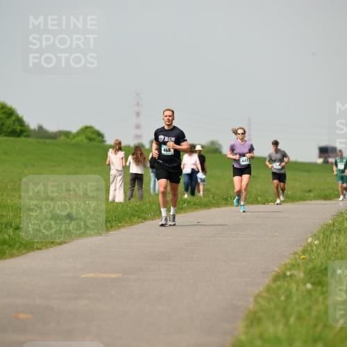 10.05.2026 - 8. Wedeler Halbmarathon Dr. Thomas Lammeyer http://msf.ph/oto/9704667 10.05.2026 11:52:25 Laufen 468, 643 meine-sportfotos.de