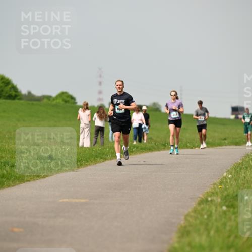10.05.2026 - 8. Wedeler Halbmarathon Dr. Thomas Lammeyer http://msf.ph/oto/9704669 10.05.2026 11:52:25 Laufen  meine-sportfotos.de