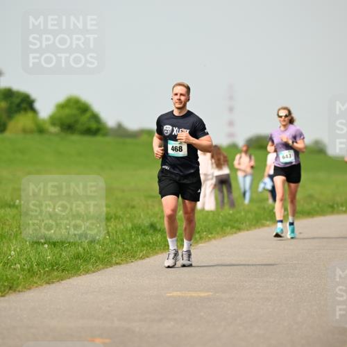 10.05.2026 - 8. Wedeler Halbmarathon Dr. Thomas Lammeyer http://msf.ph/oto/9704671 10.05.2026 11:52:29 Laufen 468, 643 meine-sportfotos.de