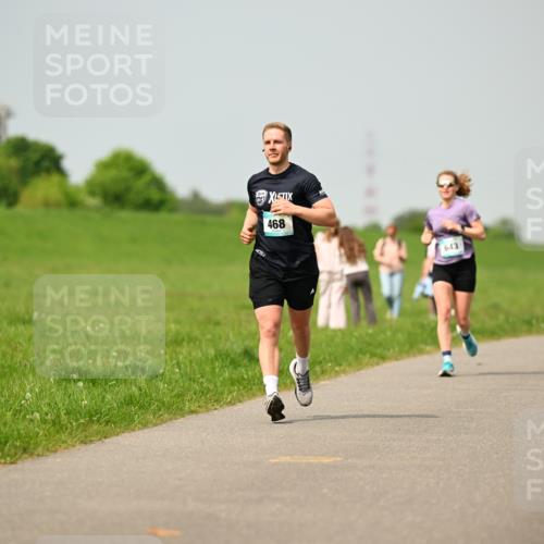 10.05.2026 - 8. Wedeler Halbmarathon Dr. Thomas Lammeyer http://msf.ph/oto/9704673 10.05.2026 11:52:29 Laufen 468, 6435 meine-sportfotos.de