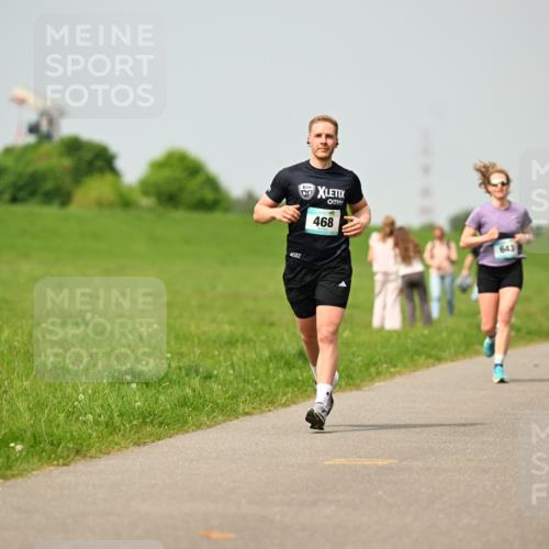 10.05.2026 - 8. Wedeler Halbmarathon Dr. Thomas Lammeyer http://msf.ph/oto/9704677 10.05.2026 11:52:30 Laufen 468, 643 meine-sportfotos.de