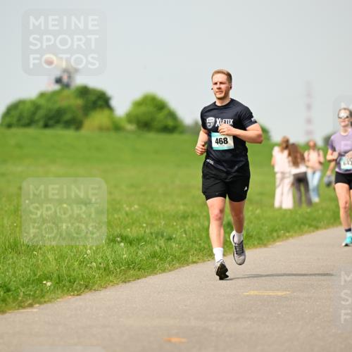 10.05.2026 - 8. Wedeler Halbmarathon Dr. Thomas Lammeyer http://msf.ph/oto/9704686 10.05.2026 11:52:30 Laufen 468 meine-sportfotos.de