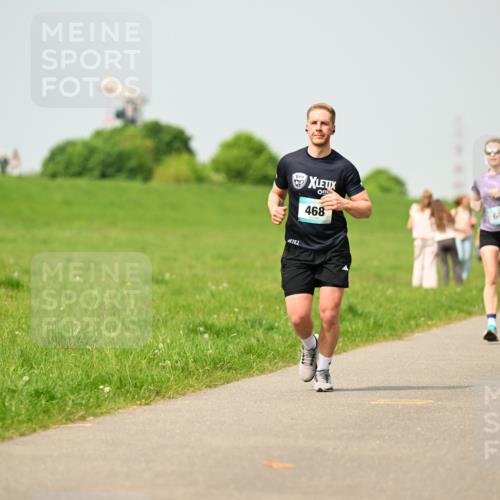 10.05.2026 - 8. Wedeler Halbmarathon Dr. Thomas Lammeyer http://msf.ph/oto/9704695 10.05.2026 11:52:30 Laufen 057, 468, 643 meine-sportfotos.de
