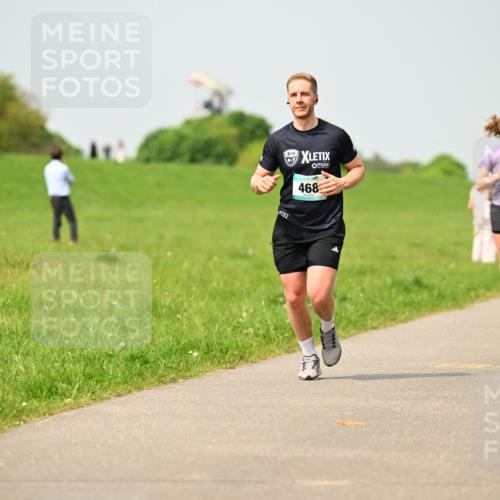 10.05.2026 - 8. Wedeler Halbmarathon Dr. Thomas Lammeyer http://msf.ph/oto/9704713 10.05.2026 11:52:32 Laufen 057, 468, 643 meine-sportfotos.de