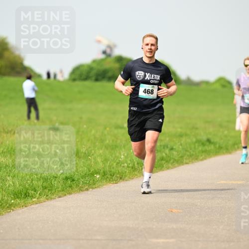 10.05.2026 - 8. Wedeler Halbmarathon Dr. Thomas Lammeyer http://msf.ph/oto/9704718 10.05.2026 11:52:32 Laufen 468, 643 meine-sportfotos.de
