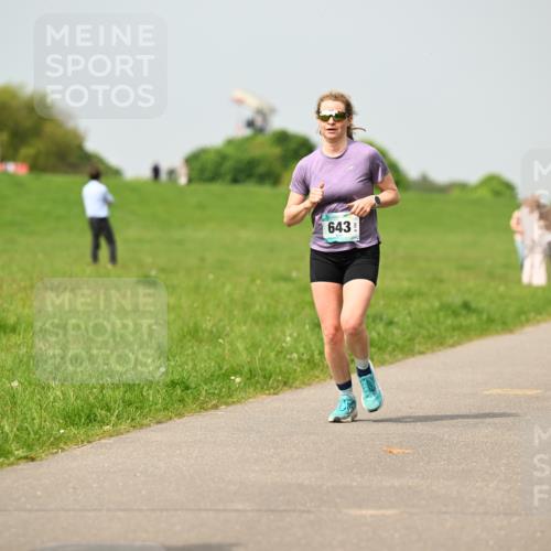 10.05.2026 - 8. Wedeler Halbmarathon Dr. Thomas Lammeyer http://msf.ph/oto/9704758 10.05.2026 11:52:35 Laufen 643 meine-sportfotos.de
