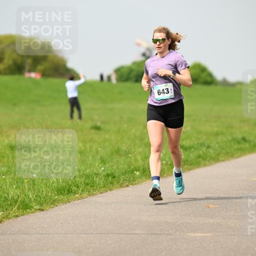 10.05.2026 - 8. Wedeler Halbmarathon Dr. Thomas Lammeyer http://msf.ph/oto/9704768 10.05.2026 11:52:36 Laufen 643 meine-sportfotos.de