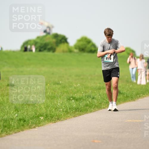 10.05.2026 - 8. Wedeler Halbmarathon Dr. Thomas Lammeyer http://msf.ph/oto/9704775 10.05.2026 11:52:41 Laufen 819 meine-sportfotos.de