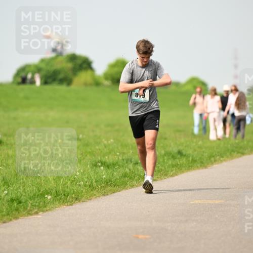 10.05.2026 - 8. Wedeler Halbmarathon Dr. Thomas Lammeyer http://msf.ph/oto/9704787 10.05.2026 11:52:42 Laufen 819 meine-sportfotos.de