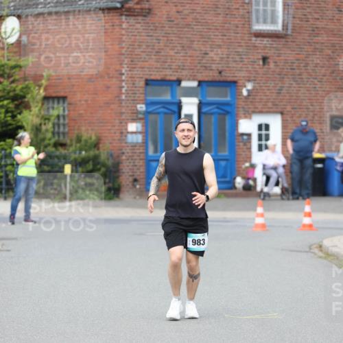 10.05.2026 - 8. Wedeler Halbmarathon Andreas Tolksdorf http://msf.ph/oto/9704793 10.05.2026 10:40:50 Laufen 983 meine-sportfotos.de