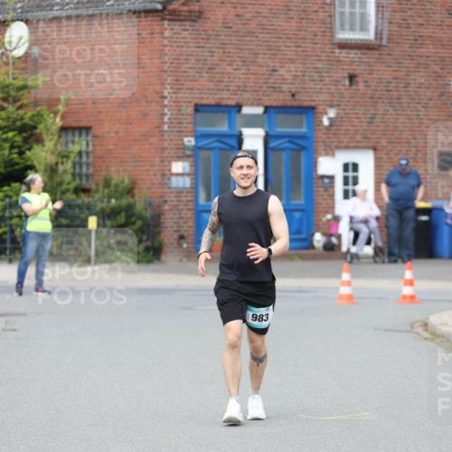 10.05.2026 - 8. Wedeler Halbmarathon Andreas Tolksdorf http://msf.ph/oto/9704795 10.05.2026 10:40:50 Laufen 983 meine-sportfotos.de