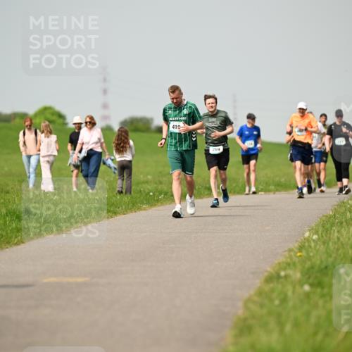 10.05.2026 - 8. Wedeler Halbmarathon Dr. Thomas Lammeyer http://msf.ph/oto/9704803 10.05.2026 11:52:44 Laufen 419, 269 meine-sportfotos.de