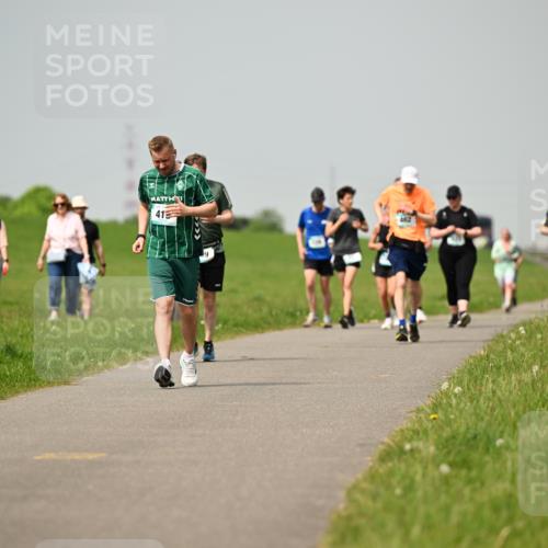 10.05.2026 - 8. Wedeler Halbmarathon Dr. Thomas Lammeyer http://msf.ph/oto/9704839 10.05.2026 11:52:47 Laufen  meine-sportfotos.de