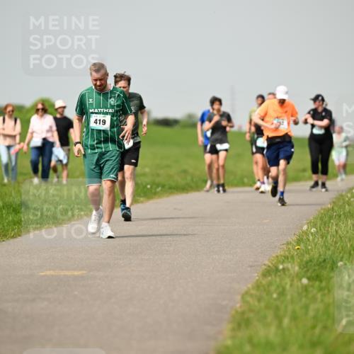 10.05.2026 - 8. Wedeler Halbmarathon Dr. Thomas Lammeyer http://msf.ph/oto/9704853 10.05.2026 11:52:48 Laufen 419 meine-sportfotos.de