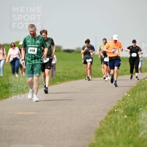10.05.2026 - 8. Wedeler Halbmarathon Dr. Thomas Lammeyer http://msf.ph/oto/9704866 10.05.2026 11:52:49 Laufen 419 meine-sportfotos.de