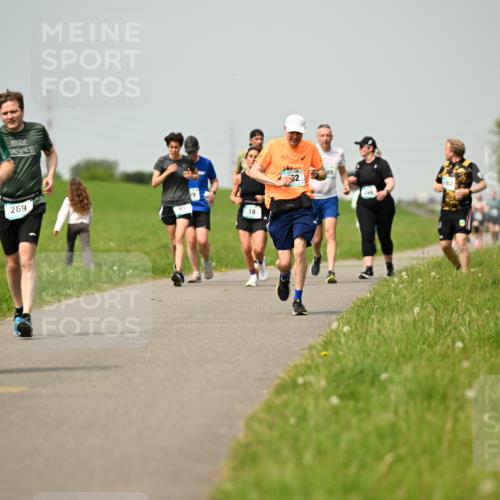10.05.2026 - 8. Wedeler Halbmarathon Dr. Thomas Lammeyer http://msf.ph/oto/9704880 10.05.2026 11:52:50 Laufen 419, 269, 1002 meine-sportfotos.de