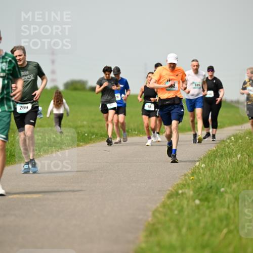 10.05.2026 - 8. Wedeler Halbmarathon Dr. Thomas Lammeyer http://msf.ph/oto/9704888 10.05.2026 11:52:51 Laufen 419, 269, 185, 1002 meine-sportfotos.de
