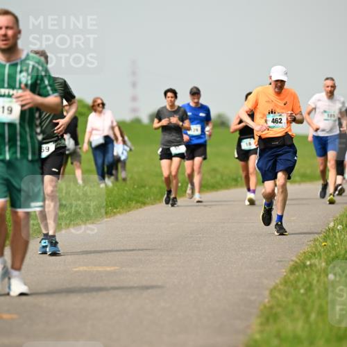 10.05.2026 - 8. Wedeler Halbmarathon Dr. Thomas Lammeyer http://msf.ph/oto/9704912 10.05.2026 11:52:52 Laufen 419, 462, 185 meine-sportfotos.de