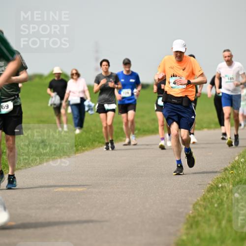 10.05.2026 - 8. Wedeler Halbmarathon Dr. Thomas Lammeyer http://msf.ph/oto/9704925 10.05.2026 11:52:54 Laufen 419, 129, 185 meine-sportfotos.de