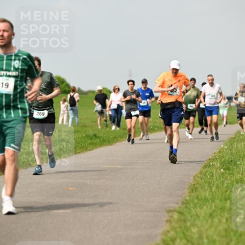 10.05.2026 - 8. Wedeler Halbmarathon Dr. Thomas Lammeyer http://msf.ph/oto/9704935 10.05.2026 11:52:54 Laufen 419, 269, 462 meine-sportfotos.de