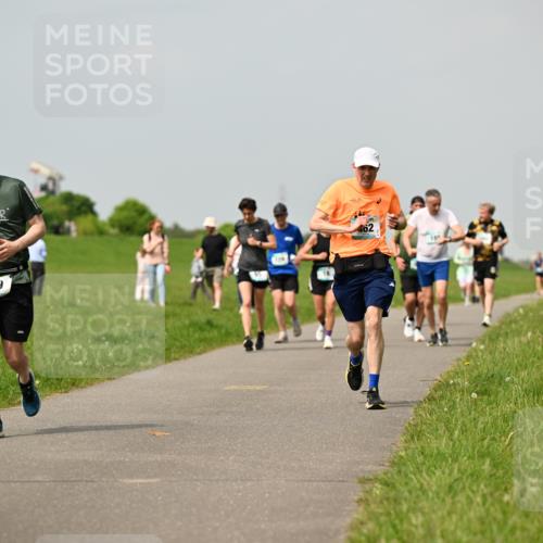 10.05.2026 - 8. Wedeler Halbmarathon Dr. Thomas Lammeyer http://msf.ph/oto/9704946 10.05.2026 11:52:56 Laufen 269, 462 meine-sportfotos.de