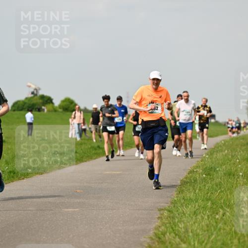 10.05.2026 - 8. Wedeler Halbmarathon Dr. Thomas Lammeyer http://msf.ph/oto/9704956 10.05.2026 11:52:57 Laufen 269 meine-sportfotos.de