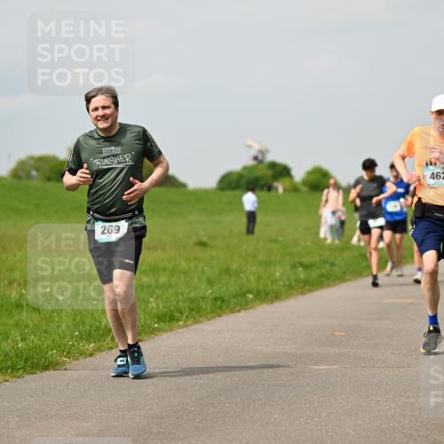 10.05.2026 - 8. Wedeler Halbmarathon Dr. Thomas Lammeyer http://msf.ph/oto/9704958 10.05.2026 11:52:58 Laufen 269, 462 meine-sportfotos.de