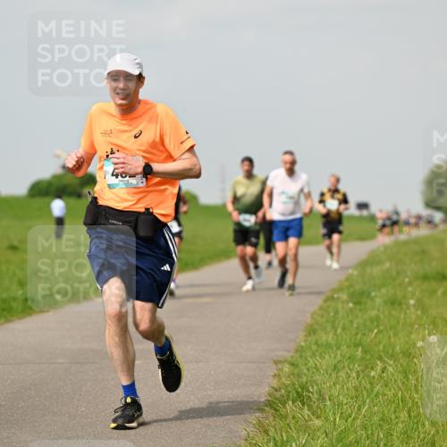 10.05.2026 - 8. Wedeler Halbmarathon Dr. Thomas Lammeyer http://msf.ph/oto/9704971 10.05.2026 11:52:59 Laufen  meine-sportfotos.de