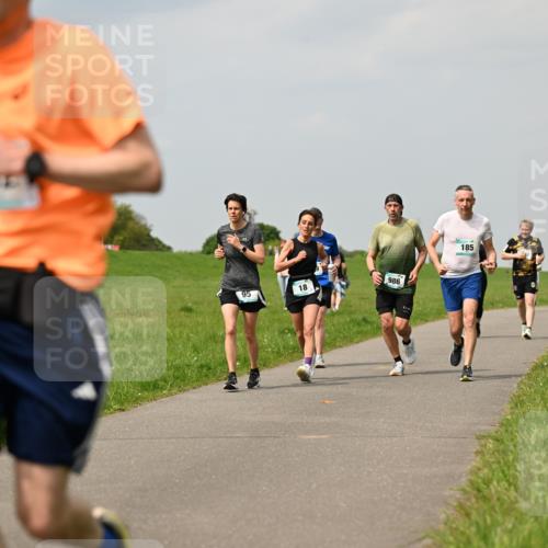 10.05.2026 - 8. Wedeler Halbmarathon Dr. Thomas Lammeyer http://msf.ph/oto/9704980 10.05.2026 11:53:01 Laufen 401, 986, 185 meine-sportfotos.de