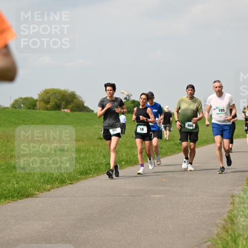 10.05.2026 - 8. Wedeler Halbmarathon Dr. Thomas Lammeyer http://msf.ph/oto/9704987 10.05.2026 11:53:01 Laufen 986, 185 meine-sportfotos.de