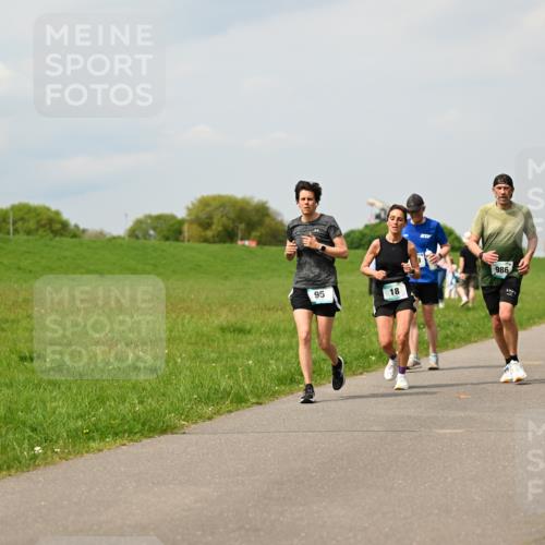 10.05.2026 - 8. Wedeler Halbmarathon Dr. Thomas Lammeyer http://msf.ph/oto/9704991 10.05.2026 11:53:02 Laufen 986, 185 meine-sportfotos.de