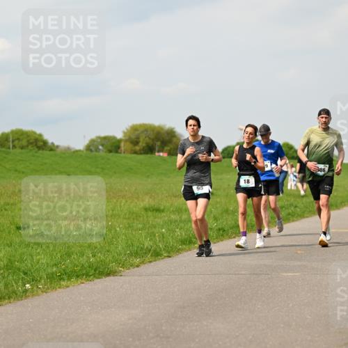 10.05.2026 - 8. Wedeler Halbmarathon Dr. Thomas Lammeyer http://msf.ph/oto/9704993 10.05.2026 11:53:02 Laufen 185, 1002 meine-sportfotos.de