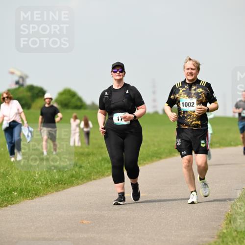 10.05.2026 - 8. Wedeler Halbmarathon Dr. Thomas Lammeyer http://msf.ph/oto/9705035 10.05.2026 11:53:07 Laufen 1002 meine-sportfotos.de