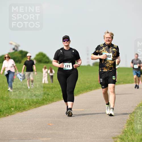 10.05.2026 - 8. Wedeler Halbmarathon Dr. Thomas Lammeyer http://msf.ph/oto/9705040 10.05.2026 11:53:07 Laufen 171 meine-sportfotos.de
