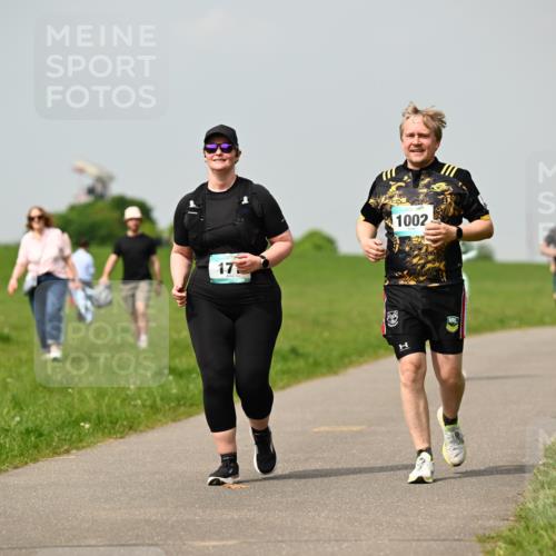 10.05.2026 - 8. Wedeler Halbmarathon Dr. Thomas Lammeyer http://msf.ph/oto/9705045 10.05.2026 11:53:08 Laufen 1002 meine-sportfotos.de