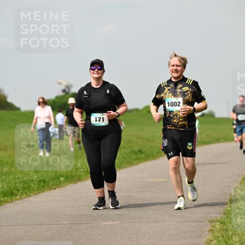 10.05.2026 - 8. Wedeler Halbmarathon Dr. Thomas Lammeyer http://msf.ph/oto/9705056 10.05.2026 11:53:09 Laufen 171, 1002 meine-sportfotos.de