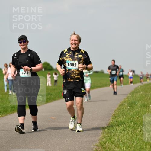 10.05.2026 - 8. Wedeler Halbmarathon Dr. Thomas Lammeyer http://msf.ph/oto/9705068 10.05.2026 11:53:10 Laufen 1002 meine-sportfotos.de
