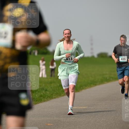 10.05.2026 - 8. Wedeler Halbmarathon Dr. Thomas Lammeyer http://msf.ph/oto/9705074 10.05.2026 11:53:13 Laufen 813, 435 meine-sportfotos.de