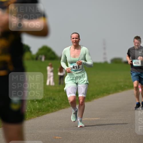 10.05.2026 - 8. Wedeler Halbmarathon Dr. Thomas Lammeyer http://msf.ph/oto/9705076 10.05.2026 11:53:13 Laufen 813, 435 meine-sportfotos.de
